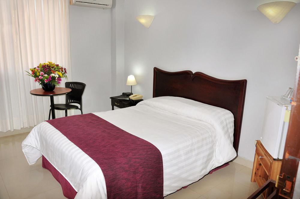 Hotel La Riviera Santa Marta  Exteriör bild